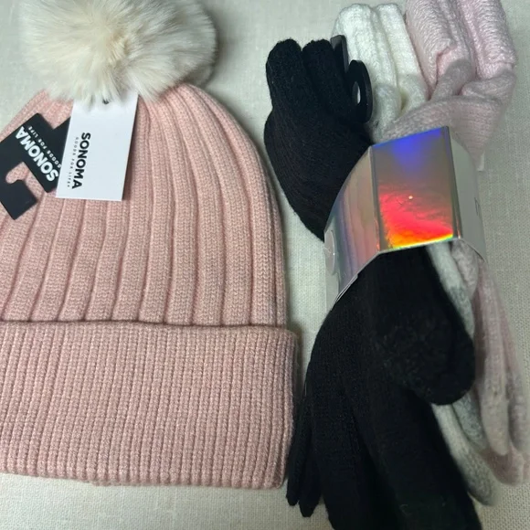 Madden Girl Gloves And Hat Bundle - Picture 2 of 2